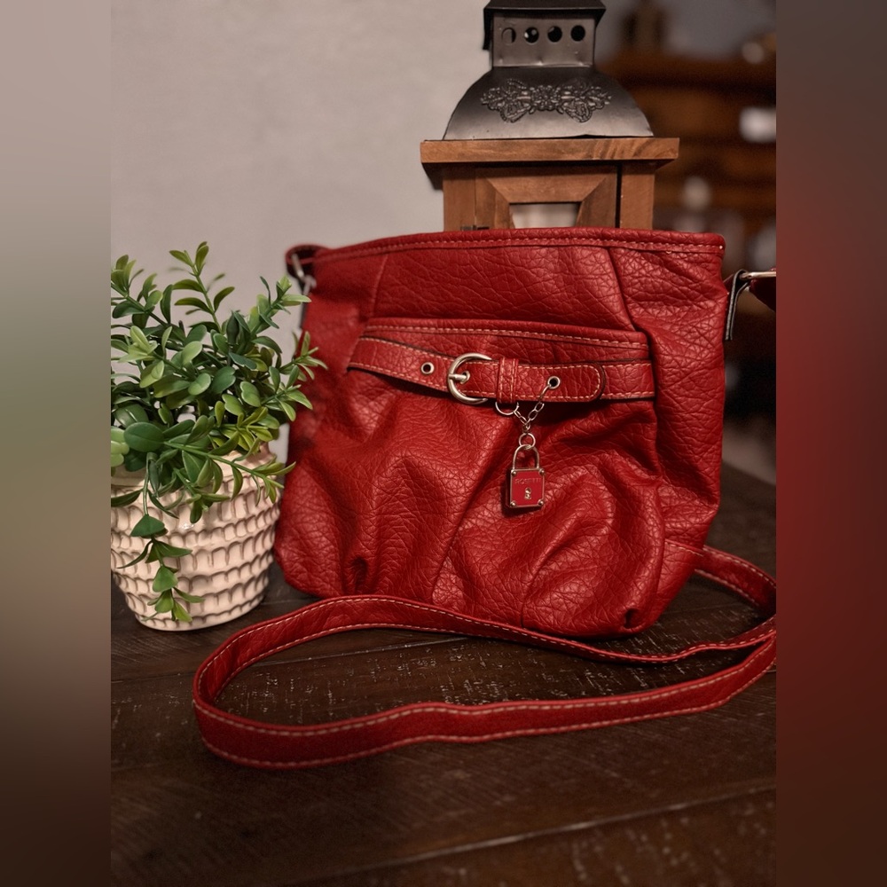ROSETTI CROSSBODY BAG W/lock